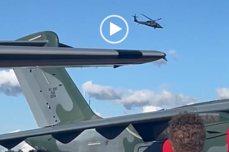 🛑video shows horrific moment Army Black Hawk…See More